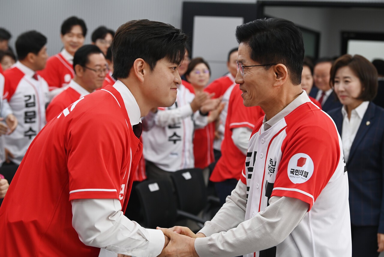 "尹 관계 정리 없이는 중도층 흡수 <b>불가</b>"
