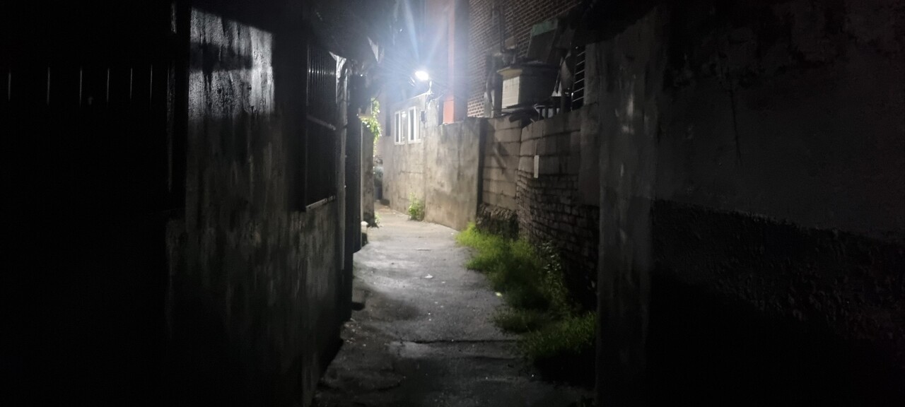 인천 동구 화평동 판자촌 일대. 조선 시대에는 유골을 묻던 언덕이라 ‘승정산골’이라 불렸고 귀기가 서린다는 전설이 내려오는 곳이다. 안덕관 기자